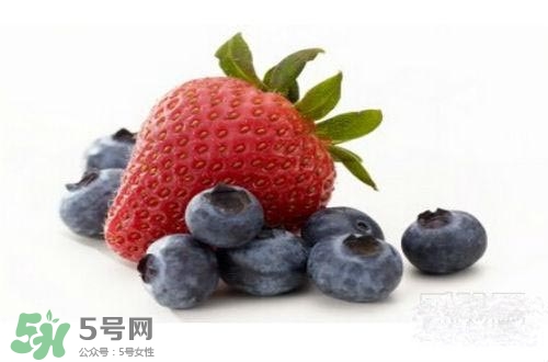 長(zhǎng)痘痘補(bǔ)充什么維生素？長(zhǎng)痘痘補(bǔ)充維生素b嗎？