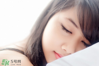 乳腺增生和乳腺結節(jié)的區(qū)別？乳腺增生和乳腺結節(jié)哪個嚴重