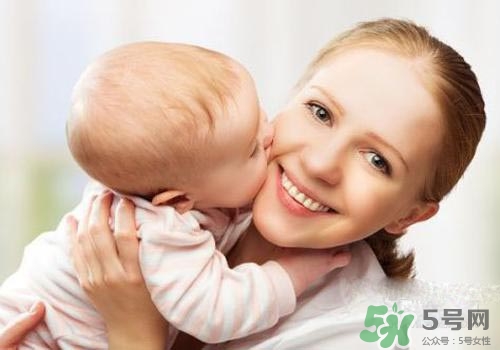 沒(méi)喝完的奶粉可以溫著再喝嗎？沒(méi)喝完的奶粉怎么處理？