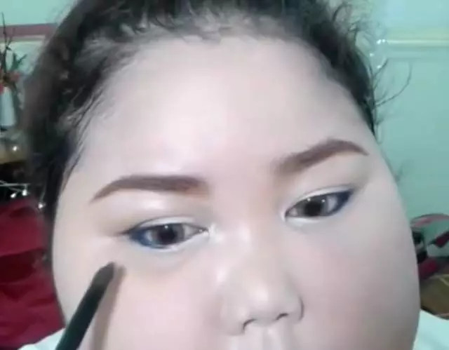 臉胖怎么化妝好看？臉大怎么化妝好看