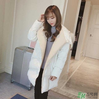 小個(gè)子女生適合穿什么羽絨服？個(gè)子矮的女生適合什么羽絨服