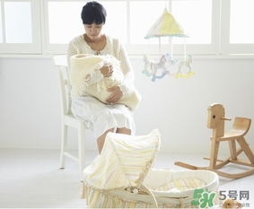 防溢乳墊是一次性的好還是可洗的好？一次性防溢乳墊有毒嗎