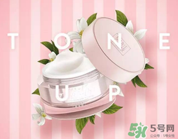 素顏霜可以美白嗎？素顏霜為什么會(huì)變白？