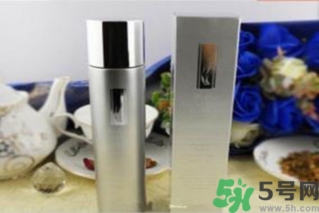 AHC神仙水效果怎么樣？AHC神仙水怎么用？