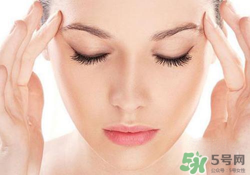眼皮跳是冷敷還是熱敷？眼皮跳怎么辦？