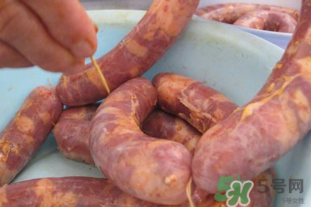 灌香腸一斤肉放多少鹽？10斤肉灌香腸放多少鹽？