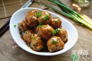 肉丸子可以用面粉嗎？肉丸子用什么粉？