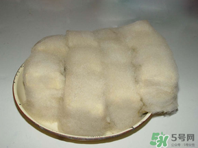 霉豆腐發(fā)霉了還能吃嗎？霉豆腐發(fā)霉有幾種顏色？