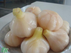 腌大蒜變綠還能吃嗎？大蒜腌制后變綠能吃嗎？