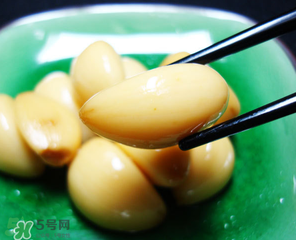 腌大蒜變綠還能吃嗎？大蒜腌制后變綠能吃嗎？
