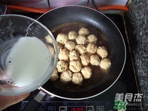 肉丸子可以用面粉嗎？肉丸子用什么粉？