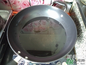 肉丸子可以用面粉嗎？肉丸子用什么粉？