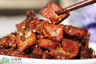腌魚(yú)放什么調(diào)料？腌魚(yú)放什么調(diào)料去腥？