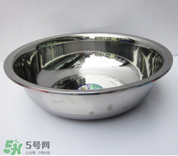 腌肉可以用不銹鋼盆嗎？不銹鋼盆可以腌肉嗎？
