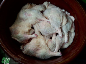 腌鴨腿放多少鹽？腌鴨腿要多少鹽一斤？