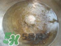 做藕丸子要放多少鹽？一斤藕做藕圓子放多少鹽合適？