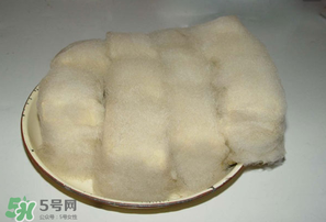 霉豆腐長(zhǎng)黑毛能吃嗎？霉豆腐為什么長(zhǎng)黑毛？