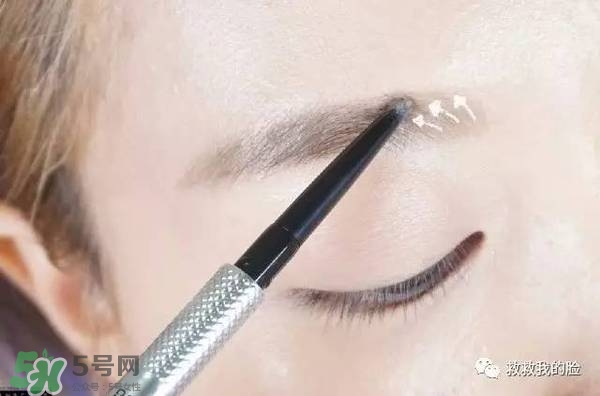 金高銀妝容怎么化？金高銀仿妝