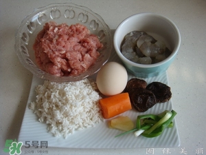 一斤糯米可以做多少個糯米丸子？一斤糯米可以做多少糯米圓子？