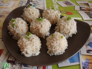 一斤糯米可以做多少個糯米丸子？一斤糯米可以做多少糯米圓子？