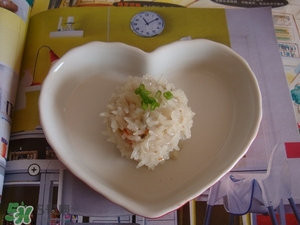 一斤糯米可以做多少個糯米丸子？一斤糯米可以做多少糯米圓子？