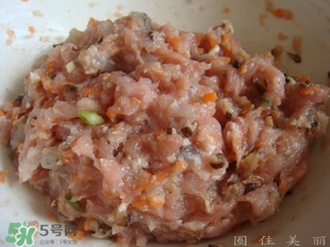 一斤糯米可以做多少個糯米丸子？一斤糯米可以做多少糯米圓子？