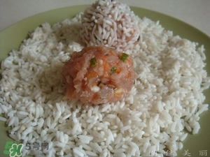 一斤糯米可以做多少個糯米丸子？一斤糯米可以做多少糯米圓子？