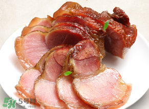 臘肉蒸什么菜好吃？蒸臘肉放什么材料好吃？