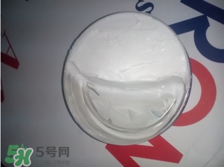 妮維雅藍(lán)罐怎么乳化？妮維雅藍(lán)罐面霜好用嗎？