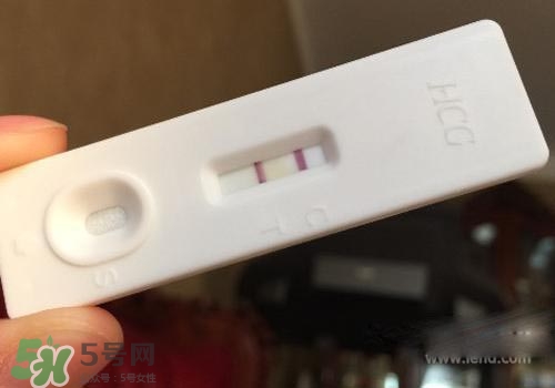 懷孕兩個(gè)月試紙顏色淺怎么回事？懷孕兩個(gè)月試紙顏色淺什么原因？
