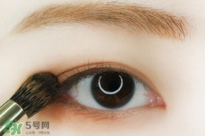 李圣經(jīng)妝容怎么化？李圣經(jīng)仿妝教程