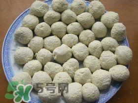 豆腐丸子散了怎么辦？豆腐丸子怎么做不散？