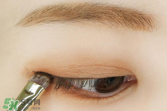 李圣經(jīng)妝容怎么化？李圣經(jīng)仿妝教程