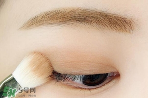 李圣經(jīng)妝容怎么化？李圣經(jīng)仿妝教程