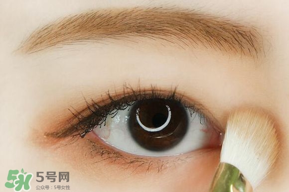 李圣經(jīng)妝容怎么化？李圣經(jīng)仿妝教程