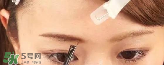 液體眉筆怎么用？液體眉筆使用方法
