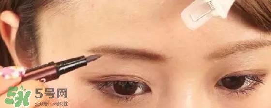 液體眉筆怎么用？液體眉筆使用方法