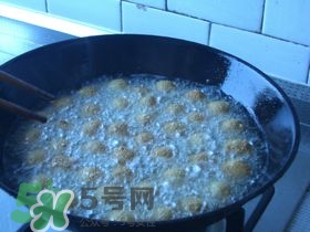 豆腐丸子散了怎么辦？豆腐丸子怎么做不散？