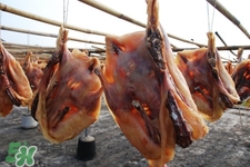 腌鴨肉放多少鹽合適？腌一斤臘鴨要給多少鹽？