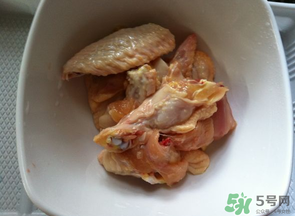 腌雞肉用什么調(diào)料？雞肉用什么腌制？