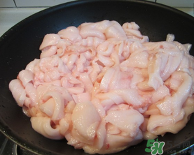 豬板油和豬肥肉油有什么區(qū)別？豬板油和肥肉油哪個(gè)好？