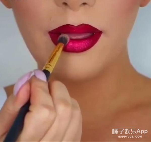 反咬唇妝怎么畫？反咬唇妝畫法圖解
