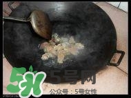 臘豬腳燉什么好吃？臘豬蹄燉什么好吃？