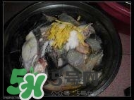 臘豬腳燉什么好吃？臘豬蹄燉什么好吃？