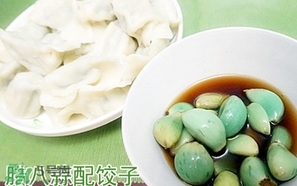臘八蒜霉了可以吃嗎？發(fā)霉的大蒜可以腌制臘八蒜嗎？