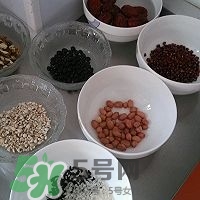 怎么用電飯煲煮臘八粥？電飯煲怎么熬臘八粥？