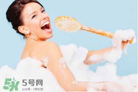 冬天洗澡水溫60度行嗎？60度的水可以洗澡嗎？