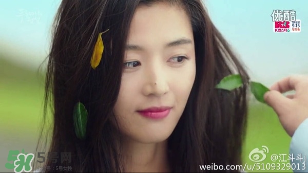 李溪芮的口紅什么顏色？李溪芮口紅色號(hào)試色