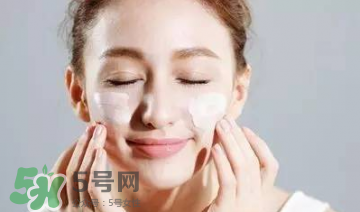 素顏霜對皮膚有傷害嗎？素顏霜對皮膚的傷害大嗎？