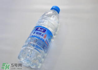 礦泉水打開后幾天不能喝？礦泉水打開后能放幾天？